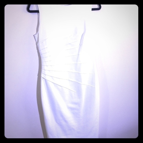 White Dress La  Chateau - Picture 1 of 5